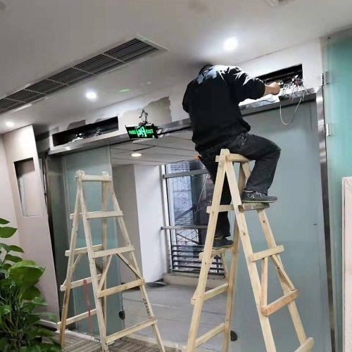 成都維修感應(yīng)門服務(wù)電話,成都維修自動(dòng)感應(yīng)門大概要多少錢