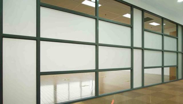 什么是玻璃隔斷，玻璃隔斷安裝