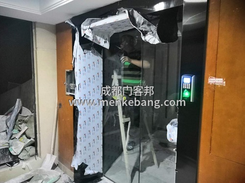 5成都辦公室門禁玻璃門案例,公司自動門案例,寫字樓辦公感應(yīng)門案例