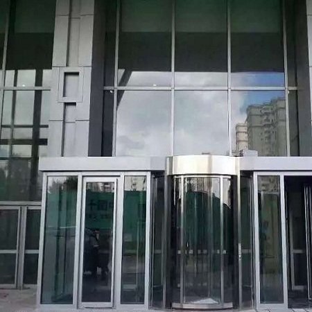 成都旋轉(zhuǎn)門(mén)工程案例