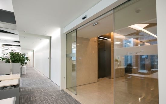 無框玻璃自動感應(yīng)門工程