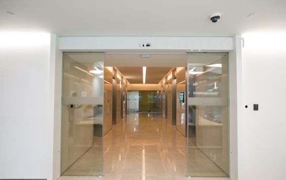 成都無框玻璃自動感應(yīng)門工程,成都無框玻璃自動感應(yīng)門安裝